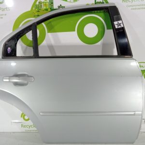 Puerta Trasera Derecha Ford Mondeo Mk3 (04136825)