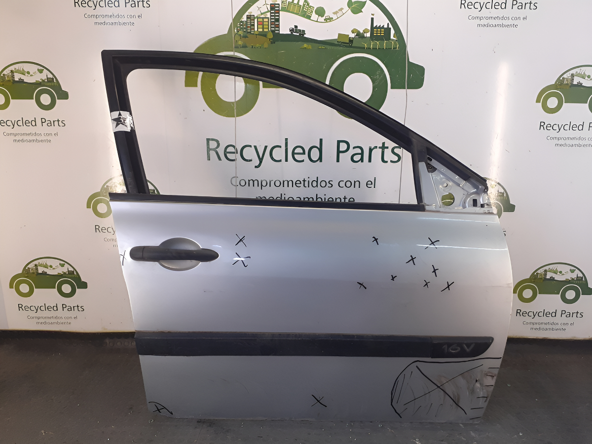 Puerta Delantera Derecha Renault Megane F2 (04425430)