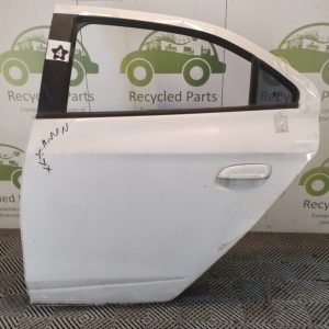 Puerta Trasera Izquierda Chevrolet Onix (05765881)