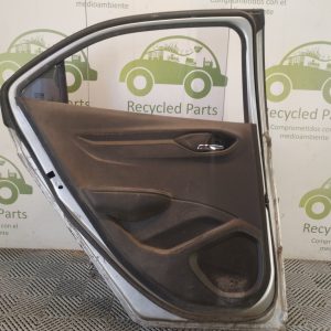 Puerta Trasera Izquierda Chevrolet Onix (06217801)