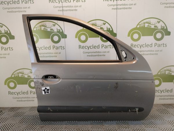 Puerta Delantera Derecha Renault Megane 1 (05158115)