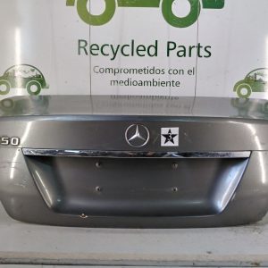 Tapa De Baul Mercedes Benz C250 (03667240)