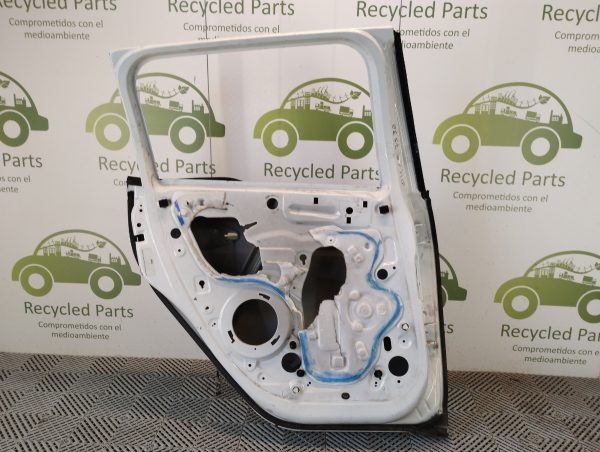 Puerta Trasera Izquierda Peugeot 2008 (04697532)