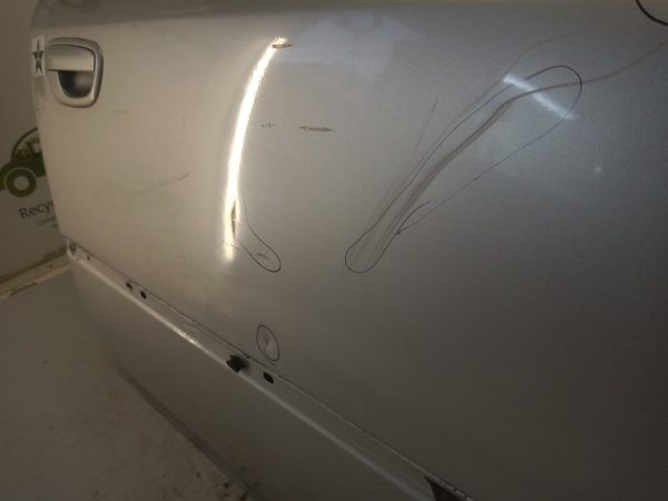 Puerta Delantera Derecha Subaru Legacy (03913738)