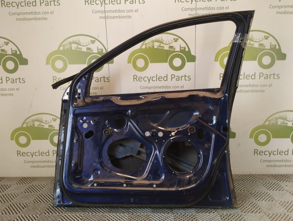 Puerta Delantera Derecha Vw Vento Lv (05402641)