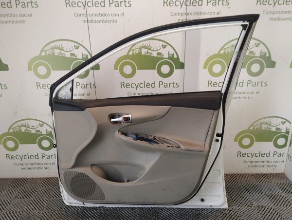 Puerta Delantera Derecha Toyota Corolla G10 (06131624)