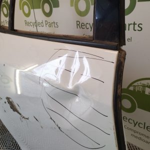 Puerta Trasera Derecha Renault Megane 3 (03833631)
