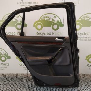 Puerta Trasera Izquierda Vw Vento Lv (04725279)