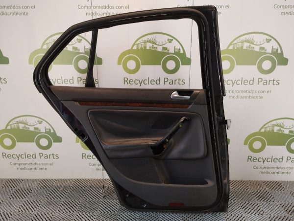 Puerta Trasera Izquierda Vw Vento Lv (04725279)