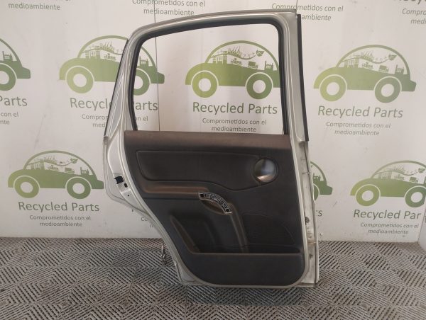 Puerta Trasera Izquierda Citroen C3 Lv (06070753)