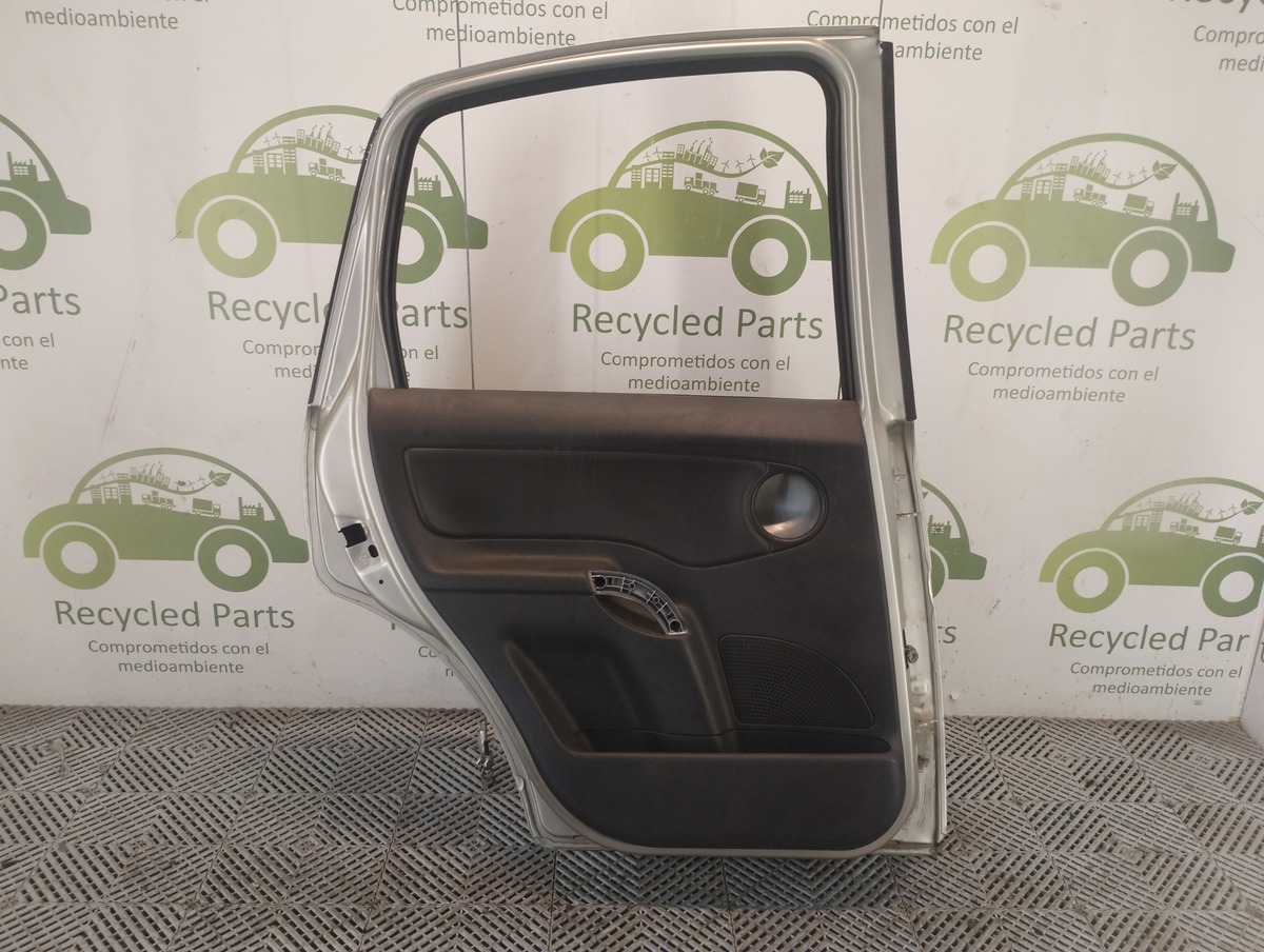 Puerta Trasera Izquierda Citroen C3 Lv (06070753)