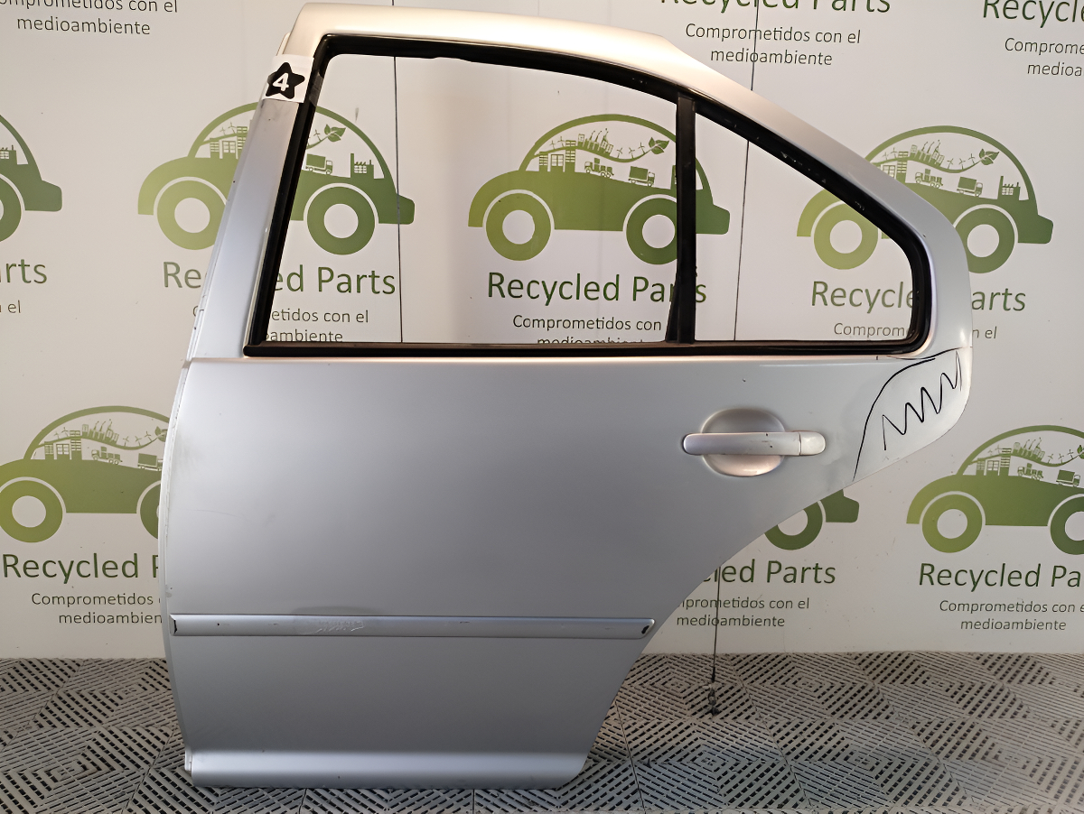Puerta Trasera Izquierda Vw Bora (04786079)
