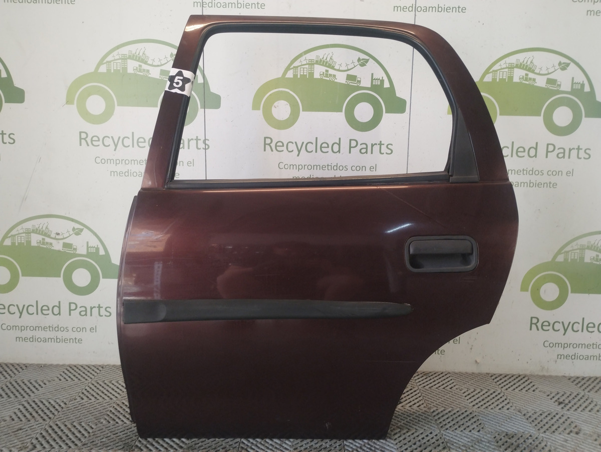 Puerta Trasera Izquierda Chevrolet Corsa (06896466)