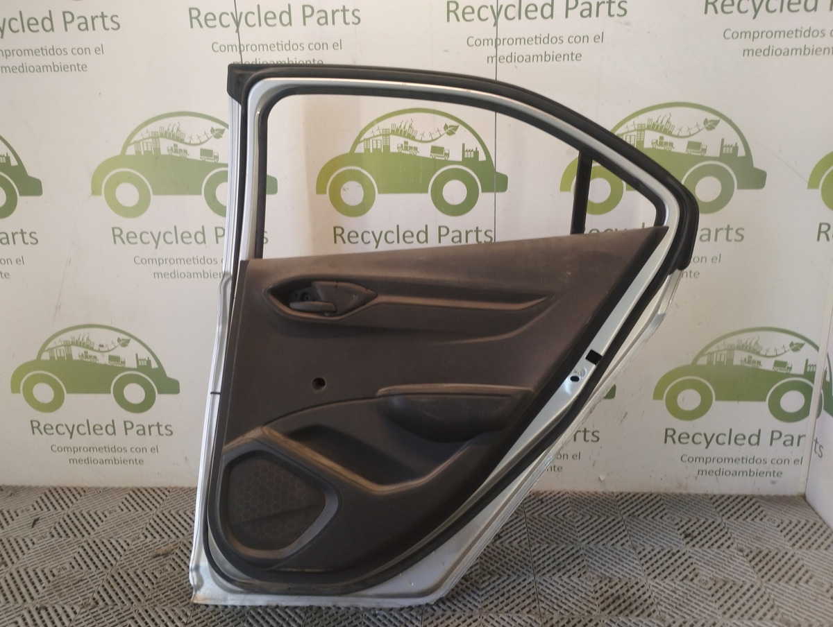 Puerta Trasera Derecha Chevrolet Onix (05768144)