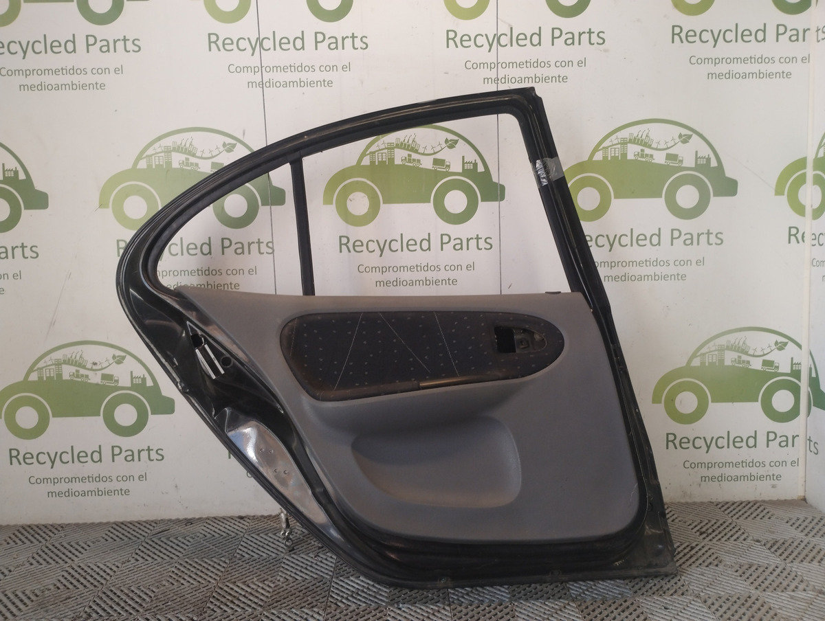 Puerta Trasera Izquierda Renault Megane F1 (05481435)