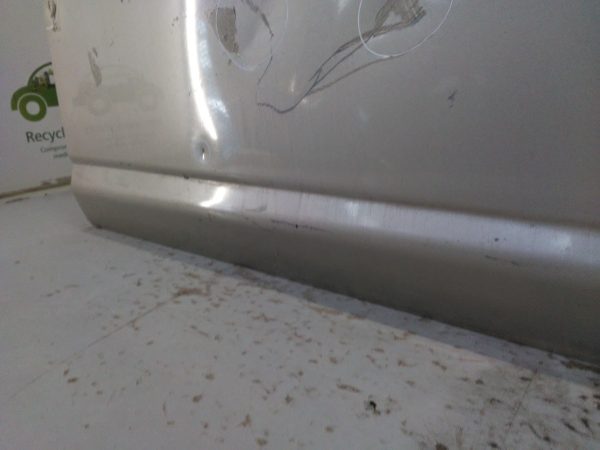 Puerta Delantera Derecha Nissan Tiida (02929788)