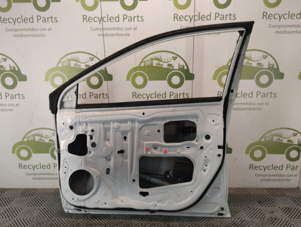 Puerta Delantera Derecha Toyota Yaris Ln (04788314)