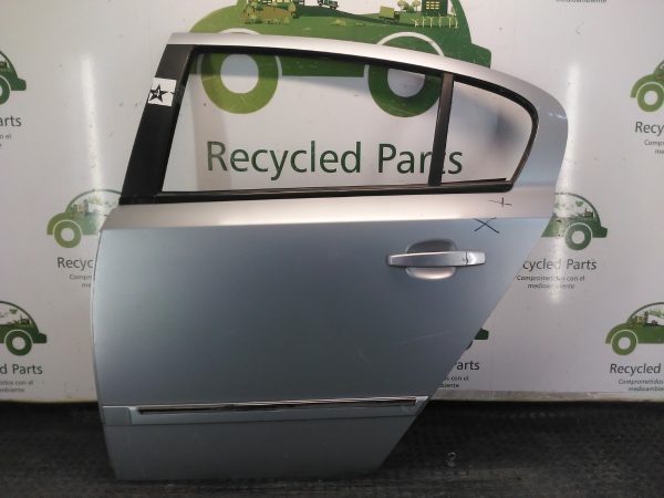 Puerta Trasera Izquierda Chevrolet Vectra 4p (04535295)