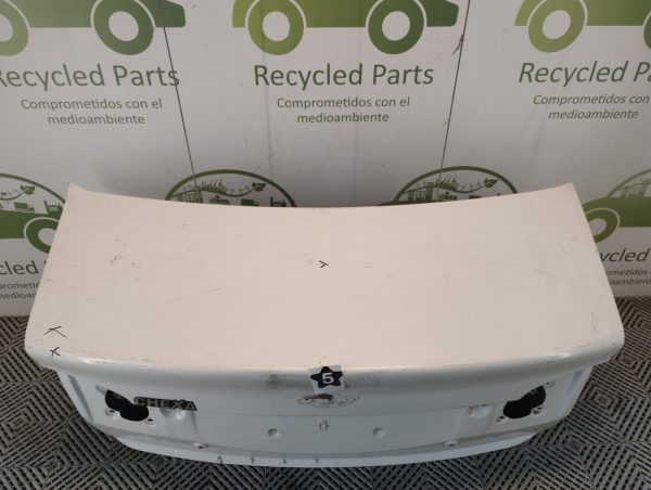 Tapa De Baul Chevrolet Classic (04814338)