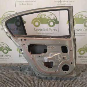 Puerta Trasera Izquierda Chevrolet Vectra 4p (06443660)