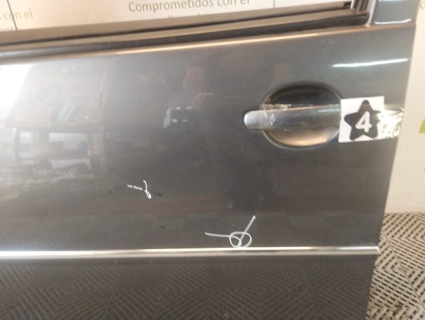 Puerta Delantera Izquierda Vw Bora (05975798)