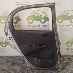 Puerta Trasera Izquierda Toyota Etios 5p (05938180)