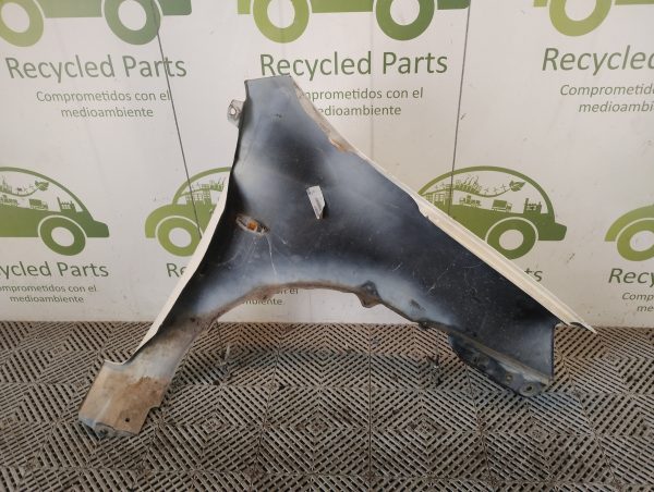 Guardabarro Izquierdo Toyota Etios (05702243)