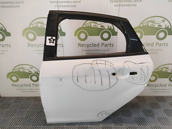 Puerta Trasera Izquierda Ford Focus F3 (04423098)