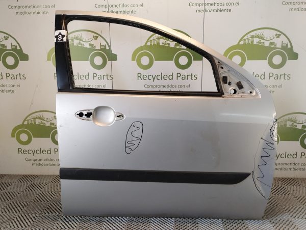 Puerta Delantera Derecha Ford Focus 1 (05257684)