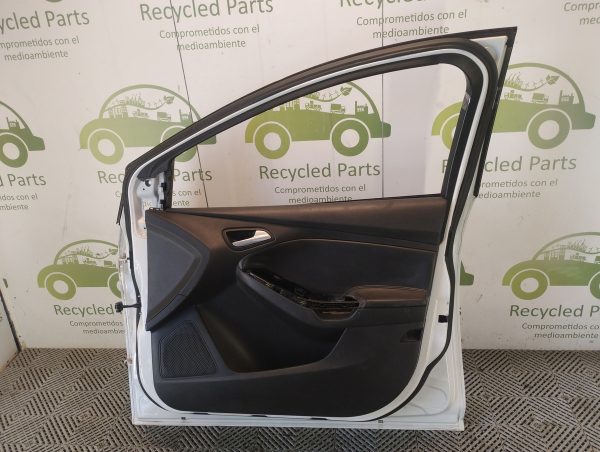 Puerta Delantera Derecha Ford Focus F3 (05981991)