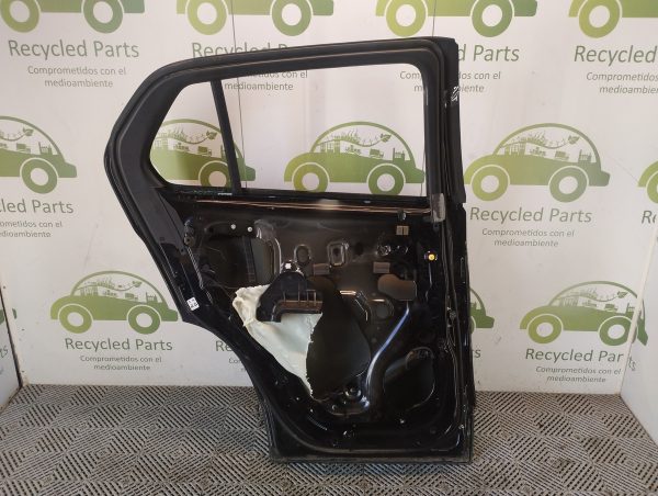 Puerta Trasera Izquierda Chevrolet Tracker (05632171)
