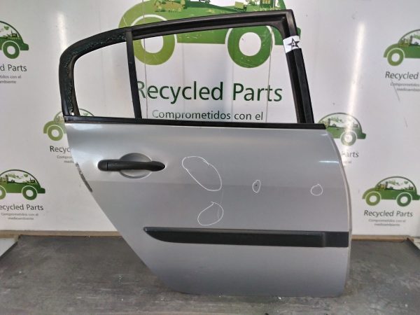 Puerta Trasera Derecha Renault Megane 2 4p (04410487)