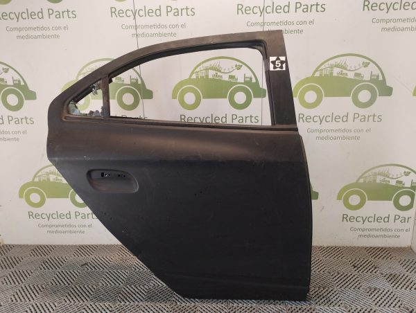 Puerta Trasera Derecha Chevrolet Onix (05748719)