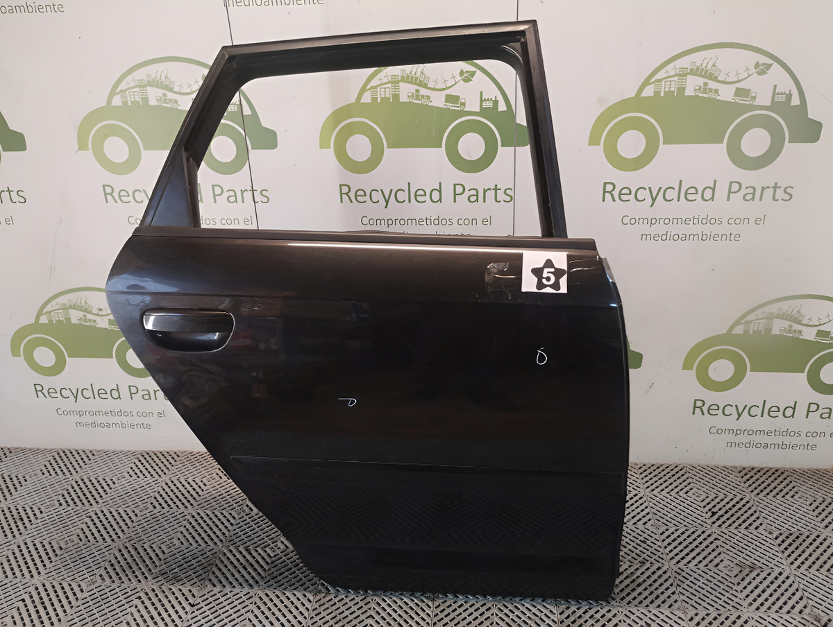 Puerta Trasera Derecha Audi A3 2da (05565727)
