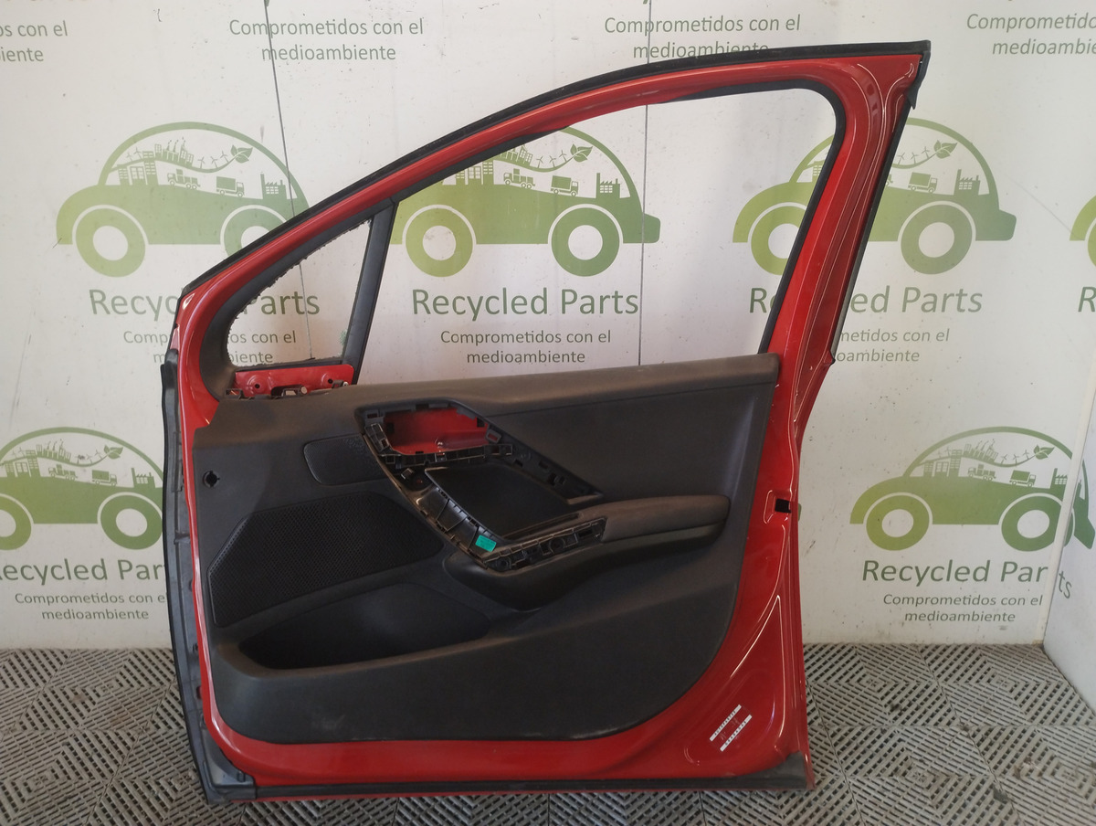 Puerta Delantera Derecha Peugeot 208 (06577355)