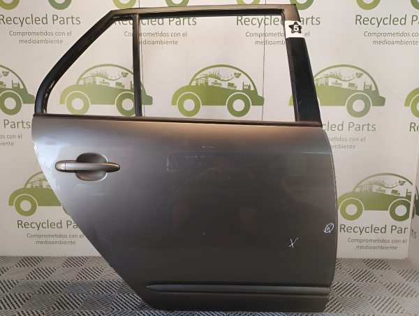 Puerta Trasera Derecha Kia Rondo (04652630) Lp*