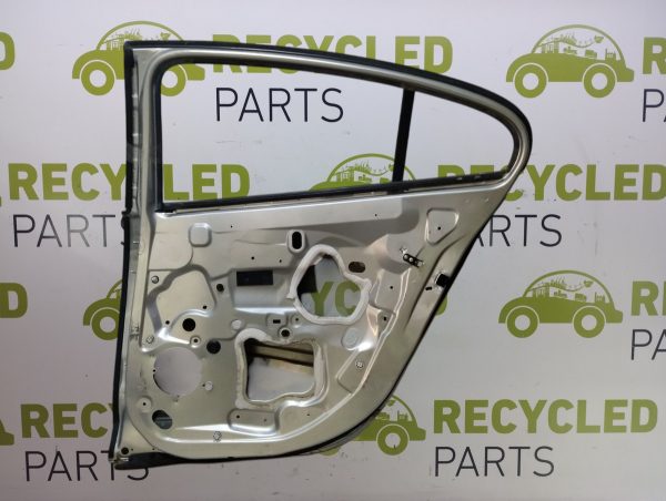 Puerta Trasera Derecha Renault Fluence (04701679) Lp
