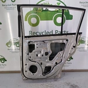 Puerta Trasera Derecha Nissan Tiida 5p (03248936)