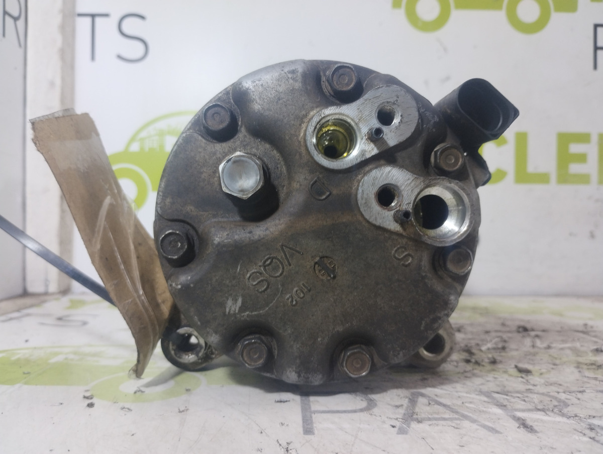 Compresor De A/a Vw Bora 1.8 (05913484)