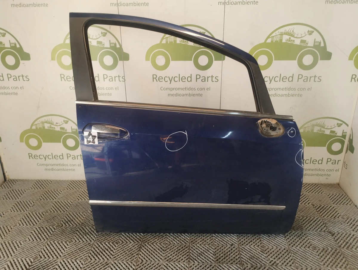 Puerta Delantera Derecha Fiat Linea (05857479)
