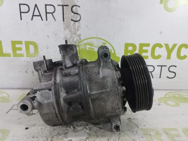 Compresor De A/a Vw Vento 2.5 (05844218)