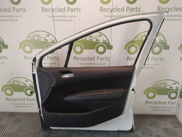 Puerta Delantera Derecha Peugeot 308 (06070765)