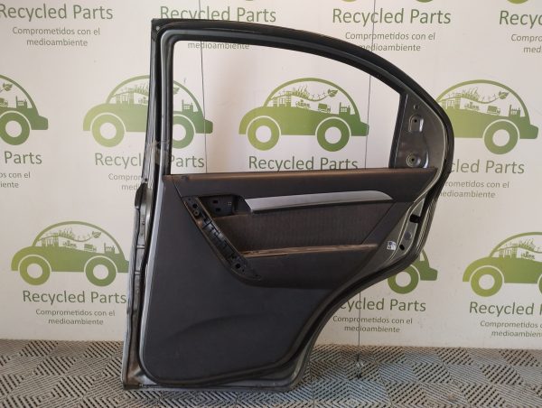 Puerta Trasera Derecha Chevrolet Aveo (04962310)