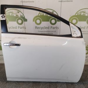 Puerta Delantera Derecha Toyota Corolla G10 (06131624)