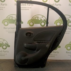 Puerta Trasera Derecha Nissan March (03963768)
