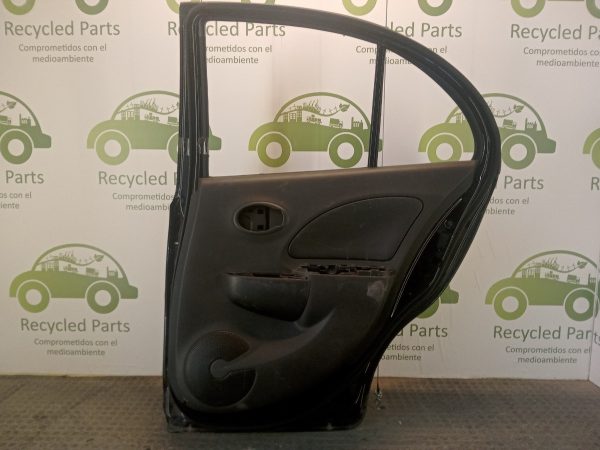 Puerta Trasera Derecha Nissan March (03963768)