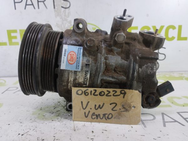 Compresor De A/a Vw Vento 2.5 (06120229)