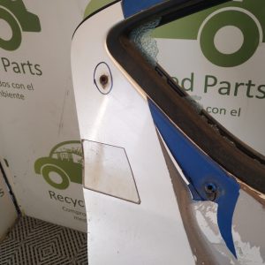 Puerta Trasera Derecha Nissan Versa (05336328)