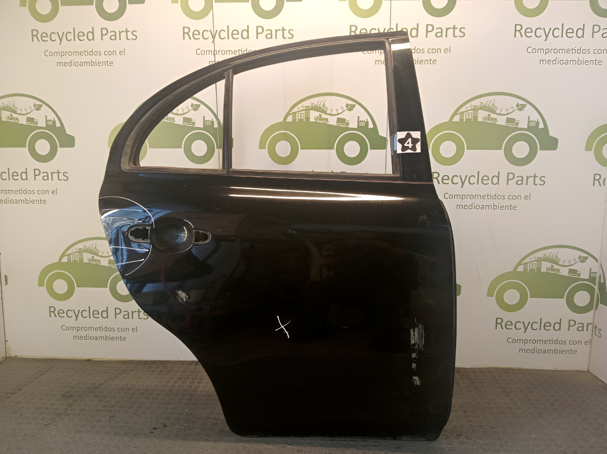 Puerta Trasera Derecha Nissan March (03963768)