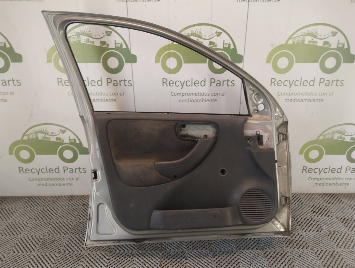 Puerta Delantera Izquierda Chevrolet Corsa 2 (06317848)